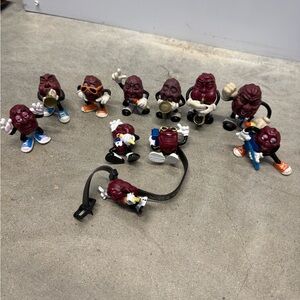 Vintage 1987 California Raisins Lot of 10 Figures Plus Watch
